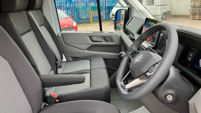 Volkswagen Crafter Cr35 Mwb Diesel Fwd 2.0 TDI 140PS Commerce Plus High Roof Van